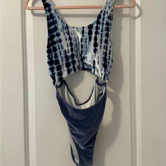 VS PINK One Piece Velvet Swimsuit - Picture 3 of 6